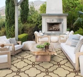 Easy-to-clean outdoor carpets